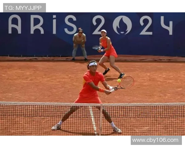 重庆网球队比赛经验引发热议球迷对战术选择与表现展开激烈讨论