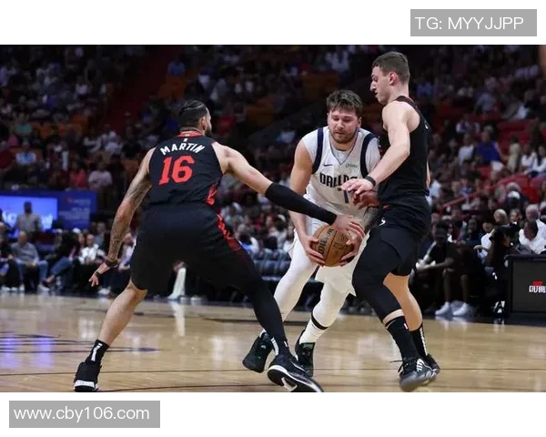 勇士与快船激战回顾精彩瞬间与经典对决全景解析 勇士与快船激战回顾精彩瞬间与经典对决全景解析