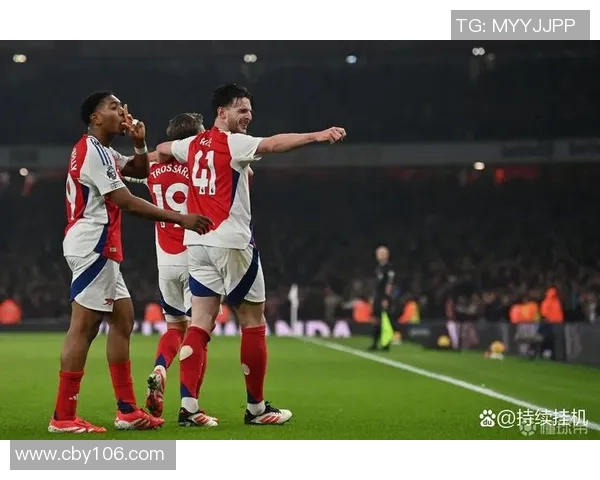 曼联与阿森纳激战正酣球场内外群殴事件引发热议