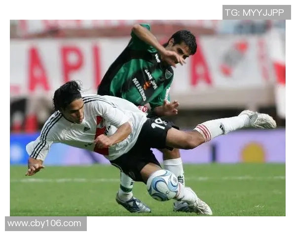 纽维尔与图库曼的激烈对决揭示了阿根廷足球的独特魅力与竞争精神 纽维尔与图库曼的激烈对决揭示了阿根廷足球的独特魅力与竞争精神