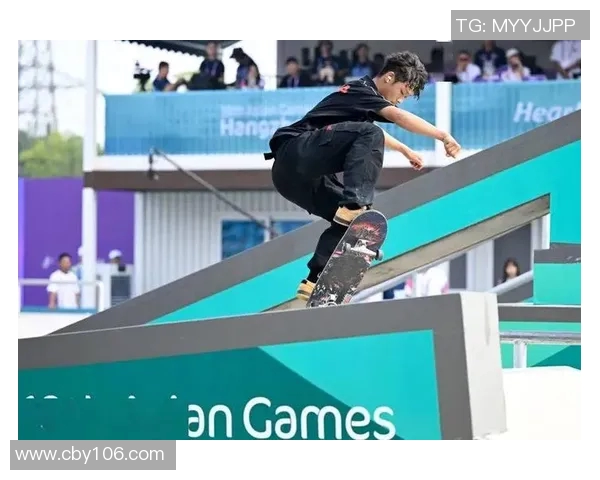 重庆滑板队荣登全国滑板状态排行榜第三名展现实力与风采 重庆滑板队荣登全国滑板状态排行榜第三名展现实力与风采